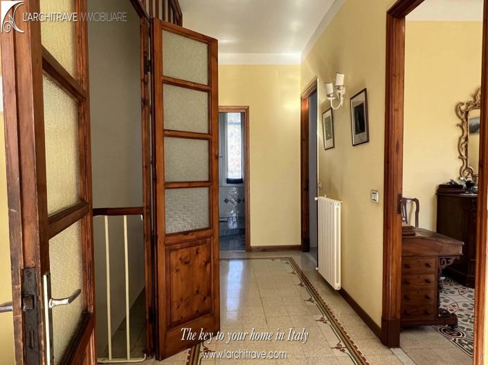 Image No.12-4 Bed Villa for sale