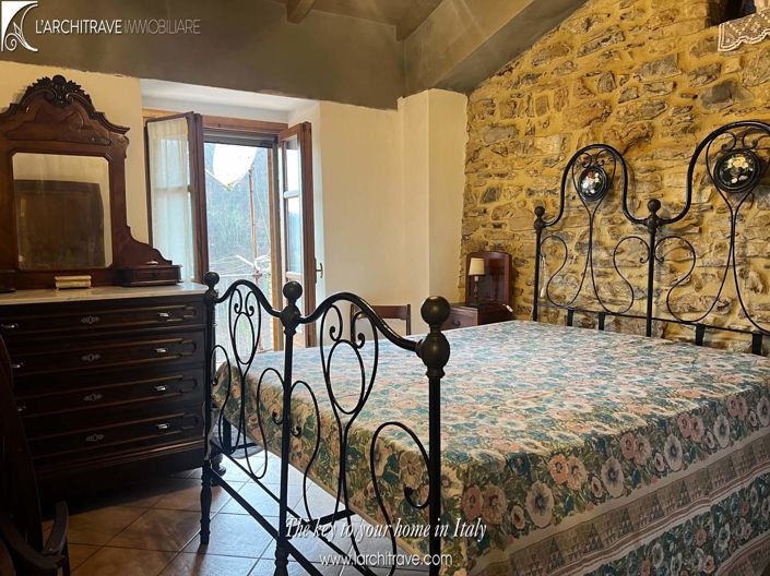 Image No.7-2 Bed House for sale