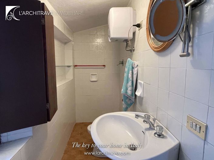 Image No.12-2 Bed House for sale