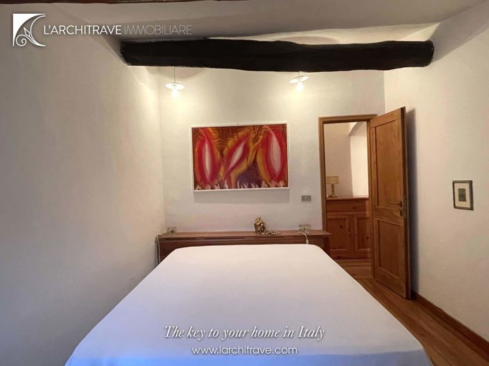 Image No.16-2 Bed House for sale