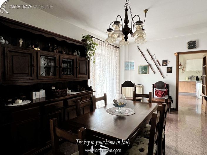 Image No.6-4 Bed Villa for sale