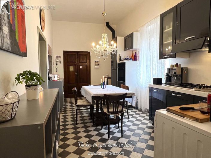 Image No.2-3 Bed House for sale