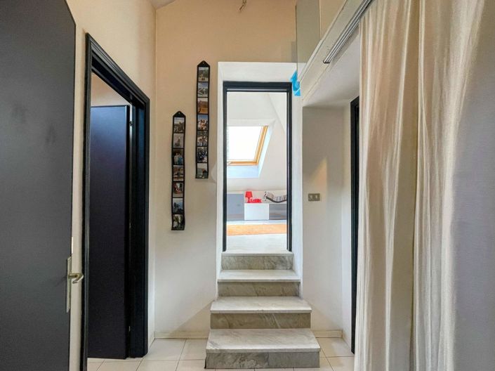 Image No.10-2 Bed House for sale