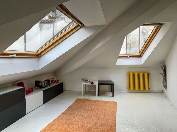 Image No.9-2 Bed House for sale