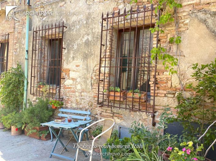 Image No.4-1 Bed House for sale