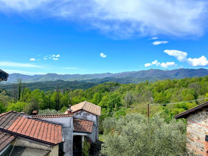 Image No.12-2 Bed House for sale