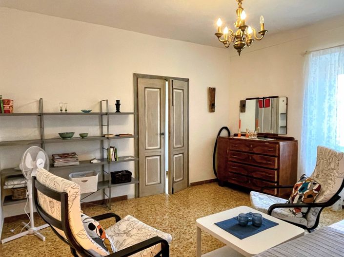 Image No.6-2 Bed House for sale