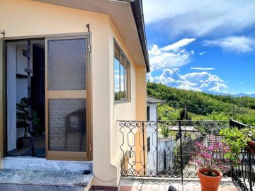 4fdc1de9-66df-4e6e-c829-3c1b1ead1a74