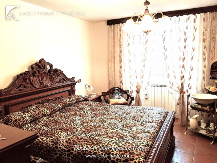 Image No.9-3 Bed House for sale