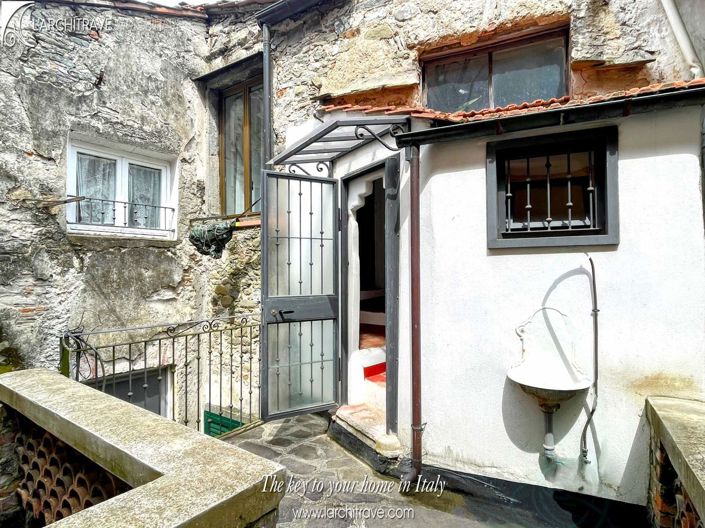 Image No.19-3 Bed House for sale