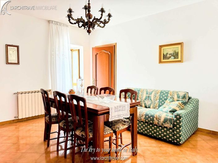 Image No.10-2 Bed Villa for sale