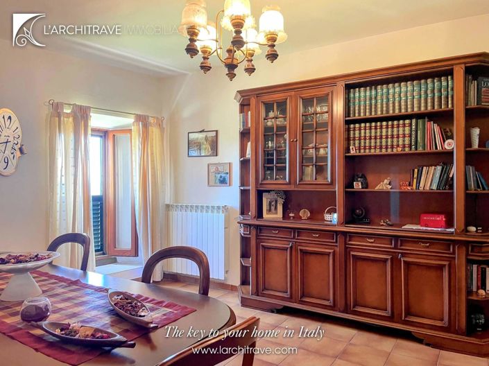 Image No.8-3 Bed House for sale