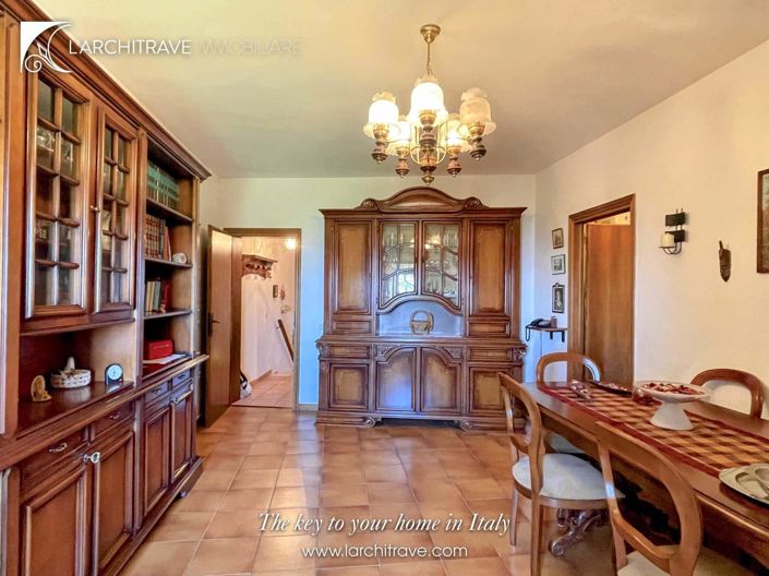 Image No.9-3 Bed House for sale