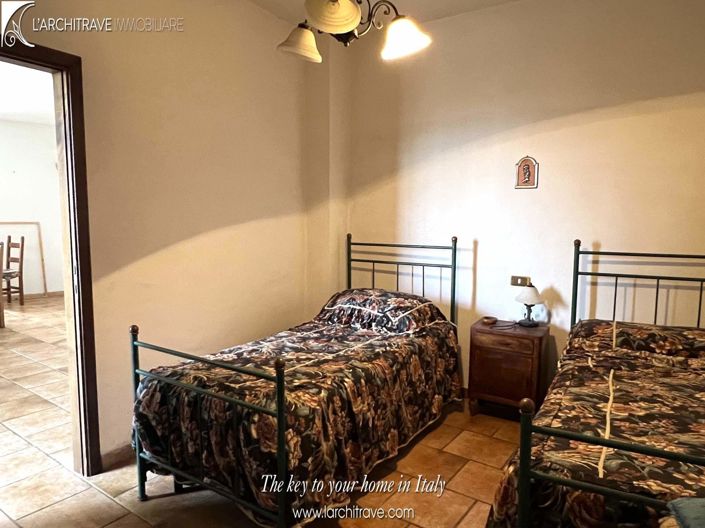 Image No.6-2 Bed House for sale