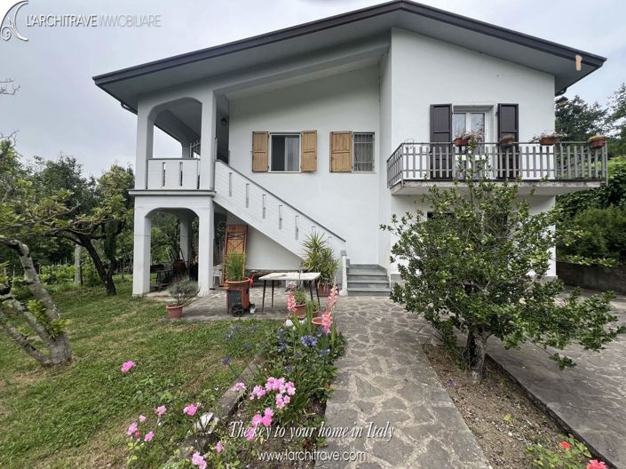 Image No.1-Villa de 3 chambres à vendre à Fivizzano