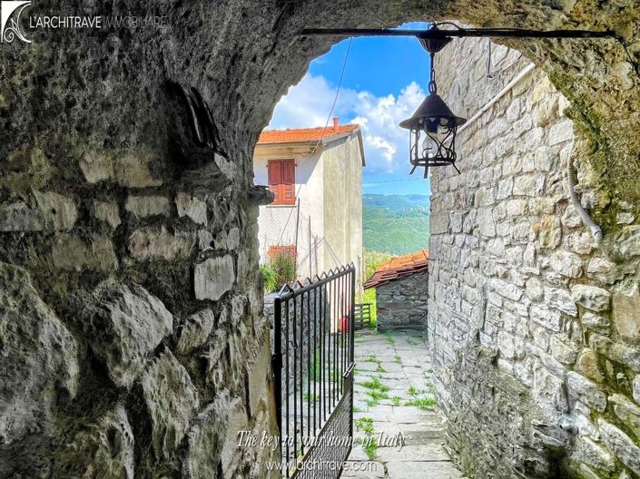 Image No.11-2 Bed House for sale