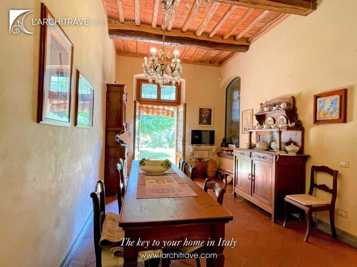 Image No.10-3 Bed House for sale