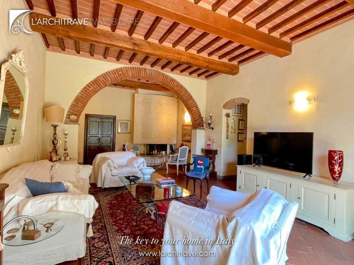 Image No.11-3 Bed House for sale