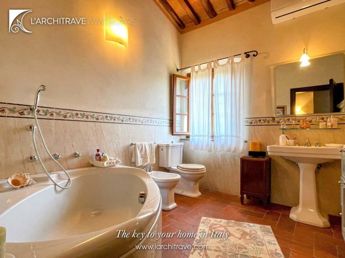 Image No.23-3 Bed House for sale