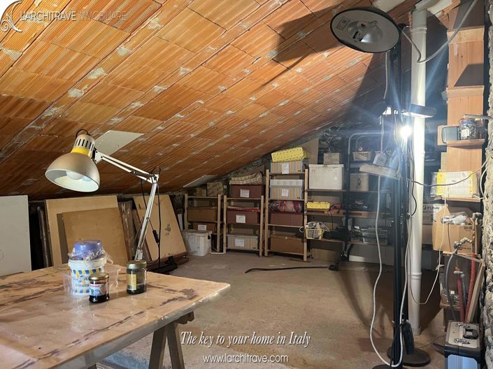 Image No.8-1 Bed House for sale