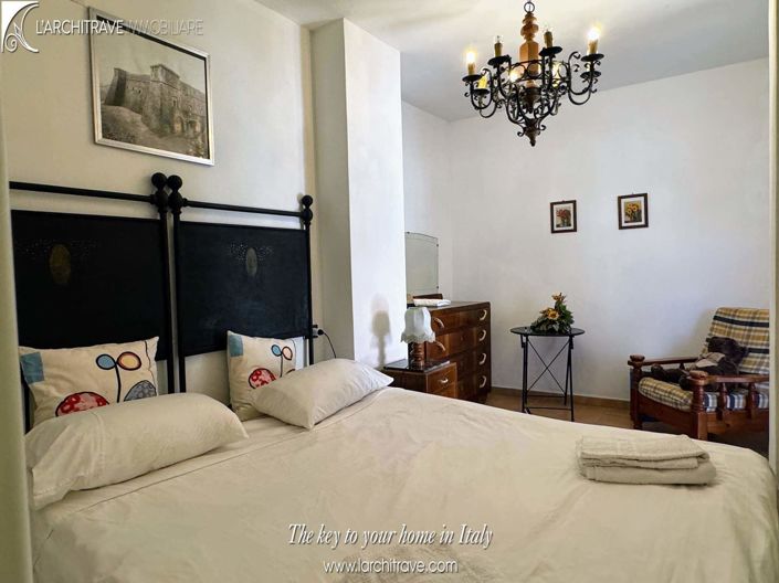 Image No.10-2 Bed House for sale