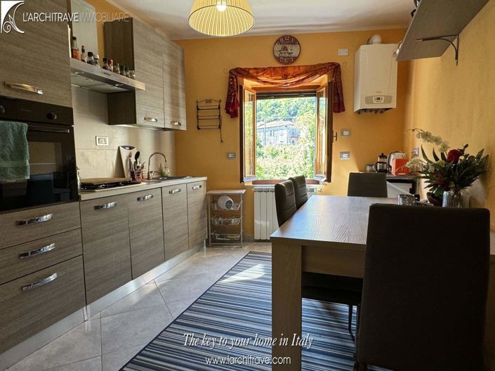 Image No.2-3 Bed House for sale