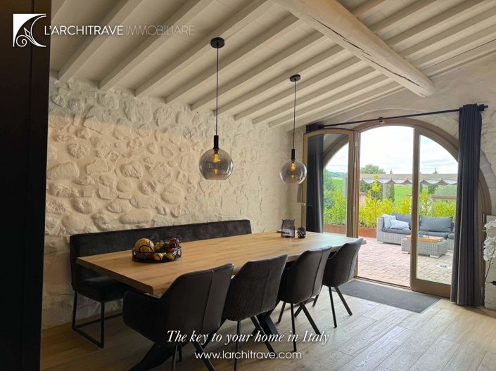 Image No.12-5 Bed House for sale