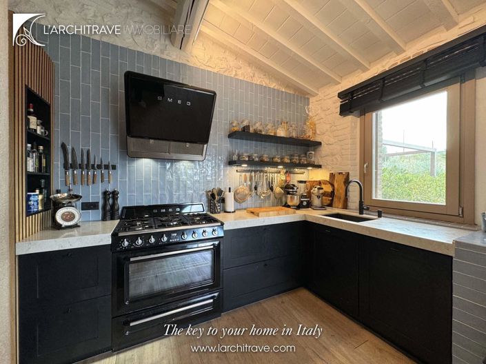 Image No.17-5 Bed House for sale