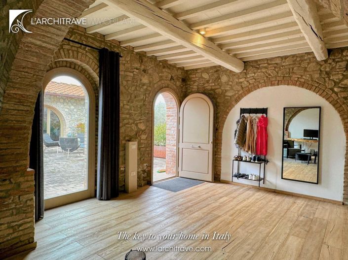 Image No.18-5 Bed House for sale