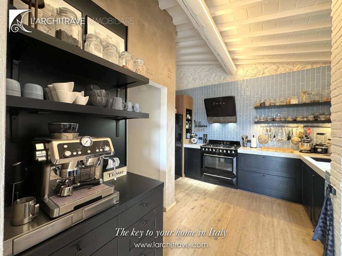 Image No.18-5 Bed House for sale