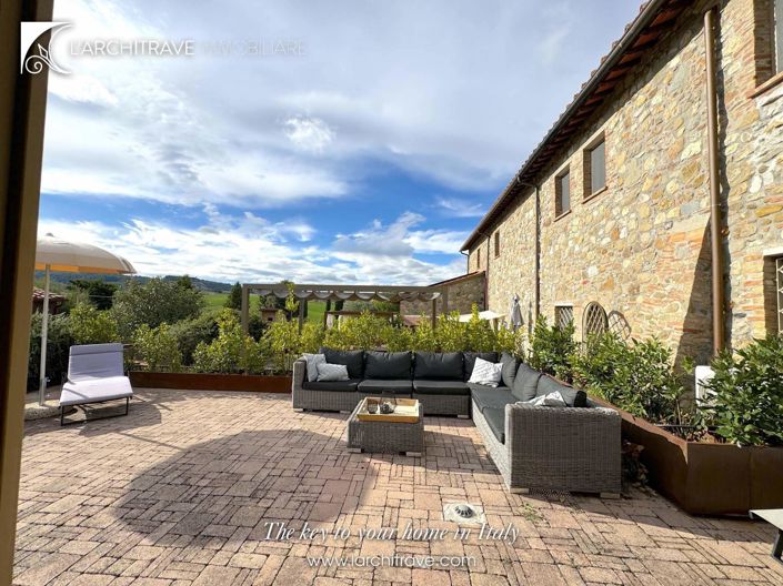 Image No.2-5 Bed House for sale