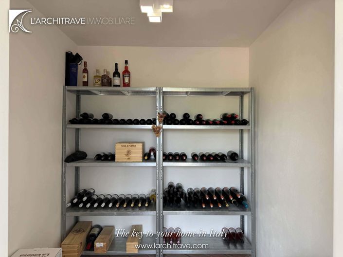 Image No.26-5 Bed House for sale