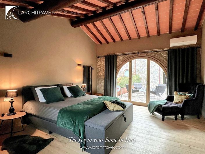 Image No.29-5 Bed House for sale