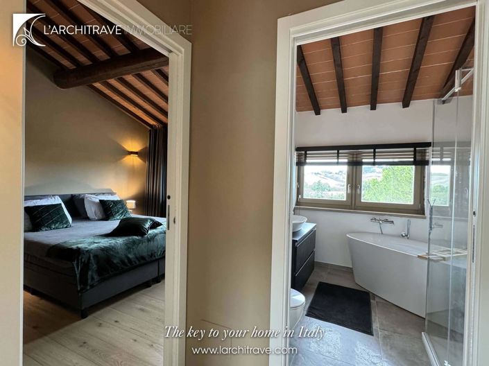 Image No.30-5 Bed House for sale