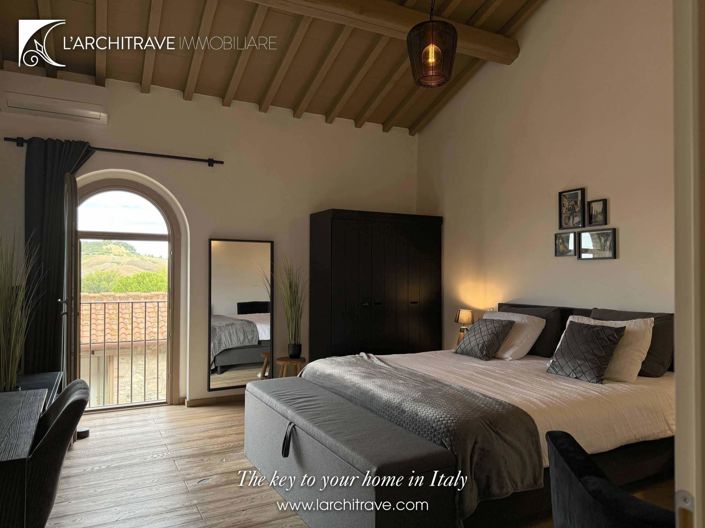 Image No.32-5 Bed House for sale