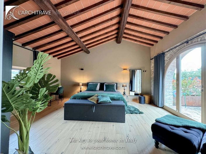 Image No.35-5 Bed House for sale