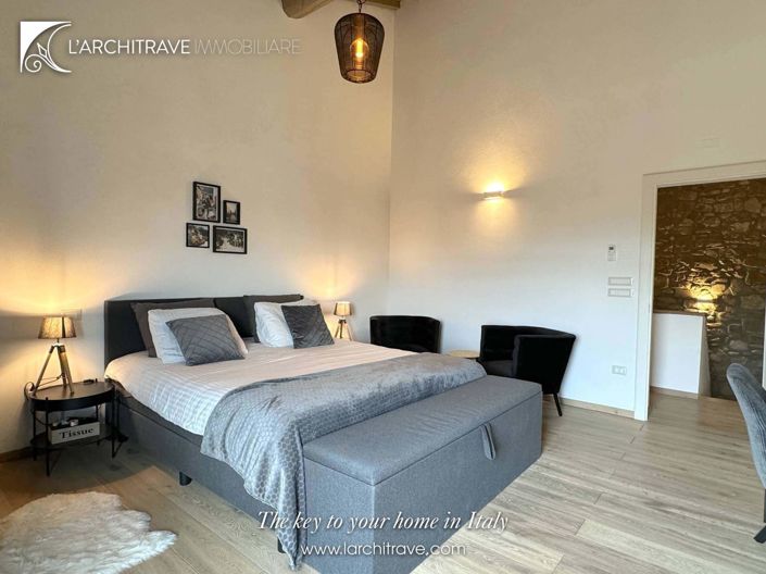 Image No.38-5 Bed House for sale