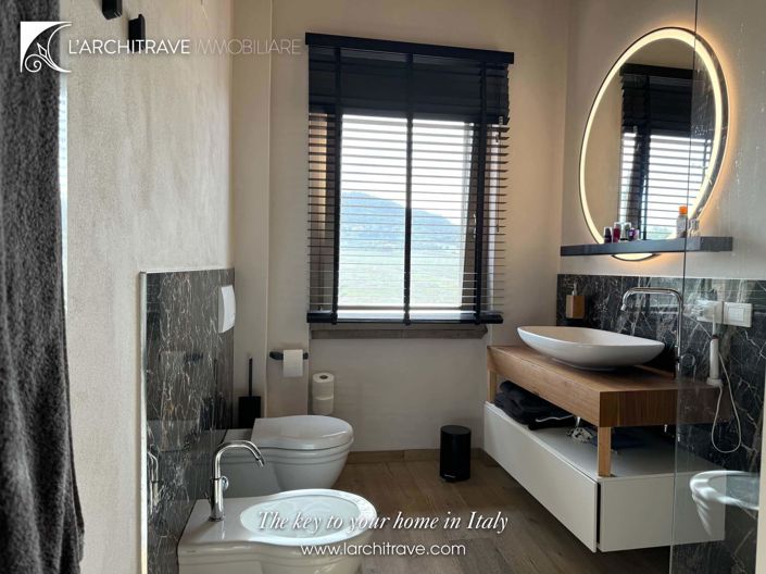 Image No.39-5 Bed House for sale