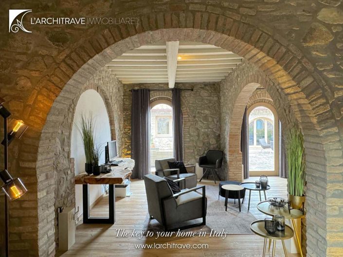 Image No.4-5 Bed House for sale