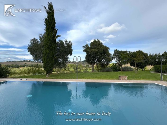 Image No.46-5 Bed House for sale