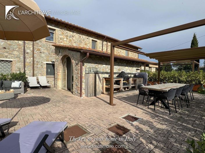 Image No.7-5 Bed House for sale