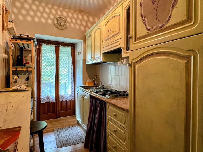 Image No.10-3 Bed House for sale