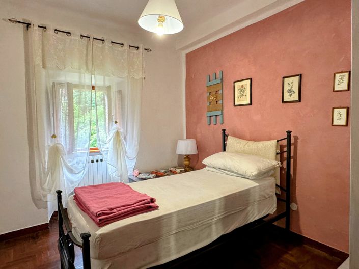 Image No.13-3 Bed House for sale