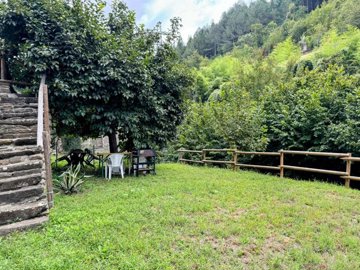 39051067-a5ff-25fe-7936-31299cfed493