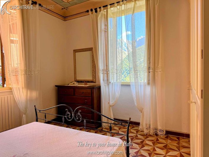 Image No.12-3 Bed House for sale