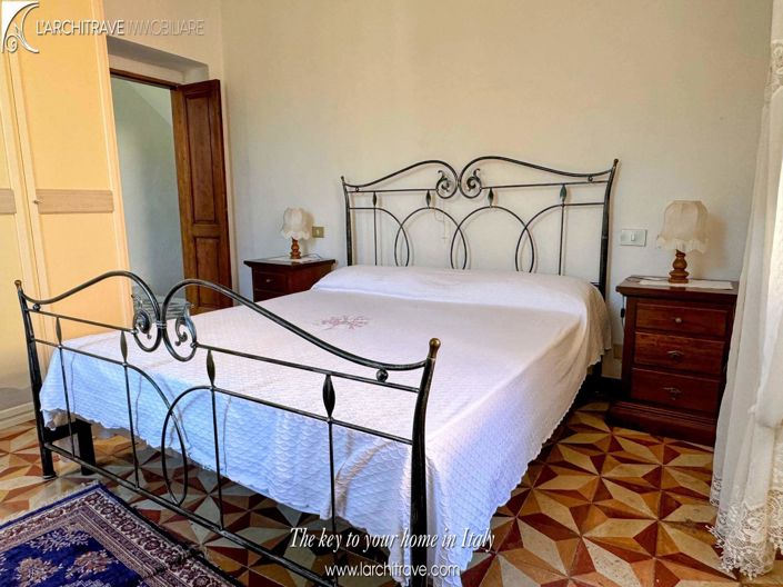 Image No.13-3 Bed House for sale