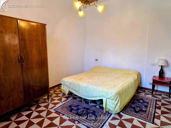 Image No.7-3 Bed House for sale