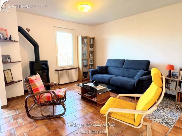 Image No.3-Villa de 2 chambres à vendre à Bagnone