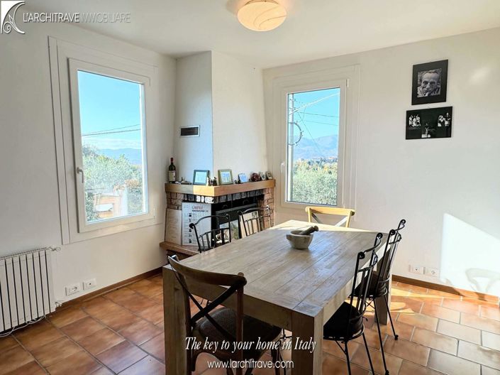 Image No.8-Villa de 2 chambres à vendre à Bagnone