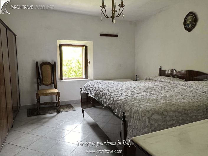 Image No.11-3 Bed House for sale